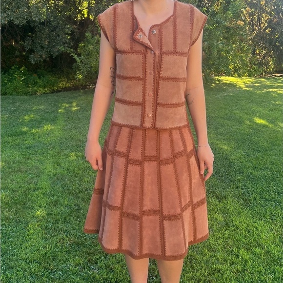 RUFFIAN’S - Women’s vintage 1960s Ruffians brown suede leather - Picture 12 of 13